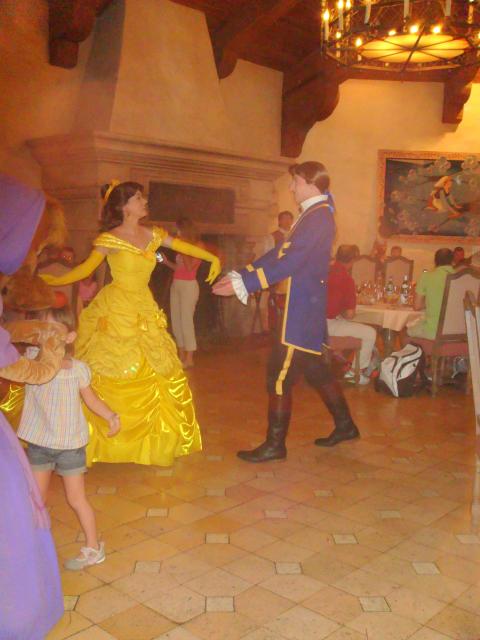 [Disneyland Paris] Une semaine au Disney's Newport Bay Club (5-11 août 2009) - Page 6 402873DLP_0511_715
