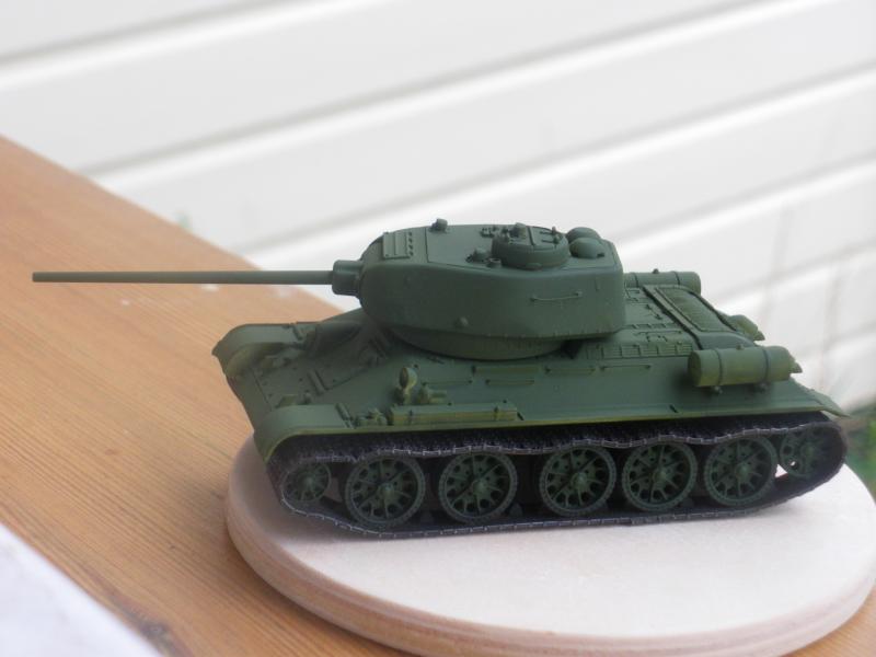 T34-85 Dragon 1/72ème  Patine terminée !!! 425278peint_1