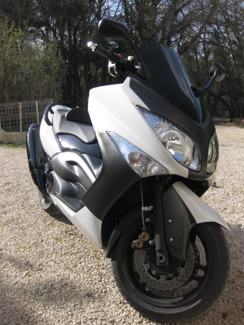 enfin mon tmax est peind 466792IMG_1379