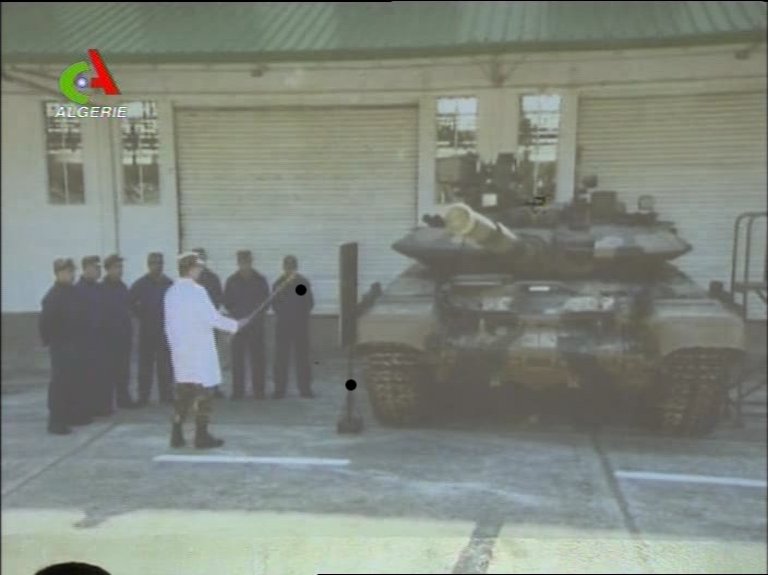 القوات البرية الجزائرية  473168tank1