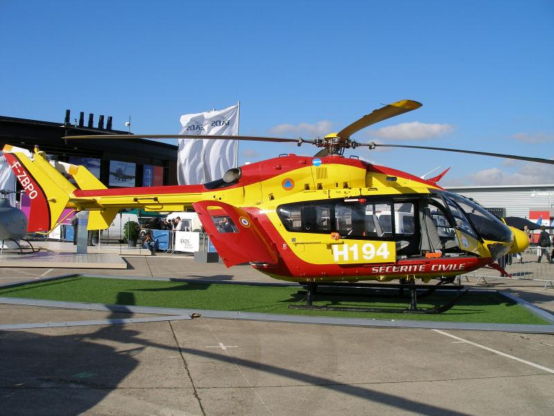 Un petit vol ? 496155Stand_Eucopter_EC_145__1_