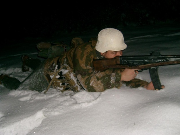 Allez je me lance! (Panzergrenadier de la 21 eme Pzdiv) 566875e