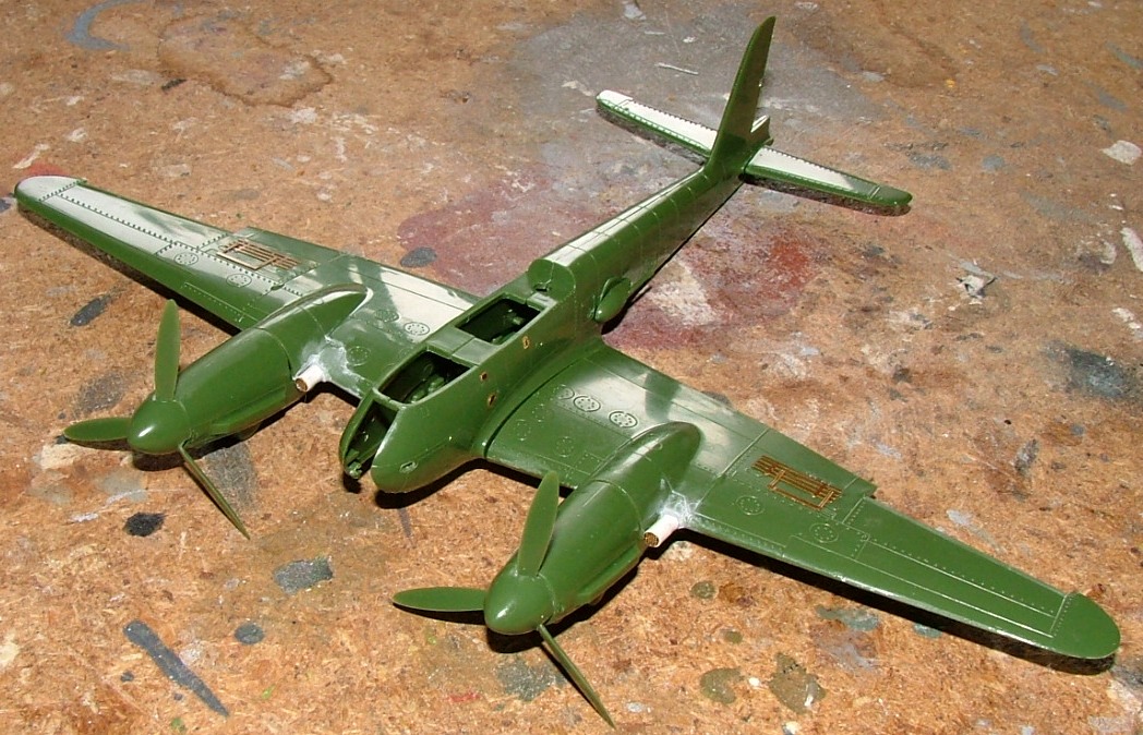 Messerschmitt Me 410A Hornisse [Revell (Frog)] 1/72 - (VINTAGE) 594486DSCF3489