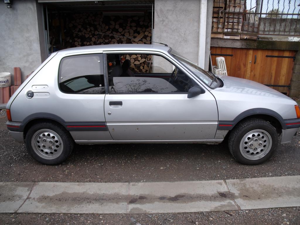 pit 25 [205 gti 1.6 115 de 89 gris futura] 647374gti_115_003