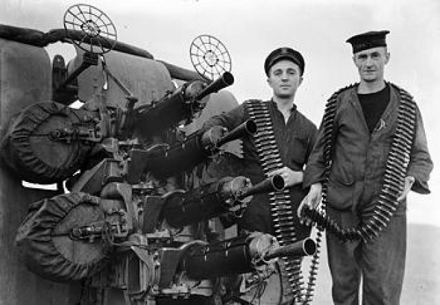 ROYAL NAVY CROISEURS LOURDS CLASSE COUNTY 689210HMS_London_gun