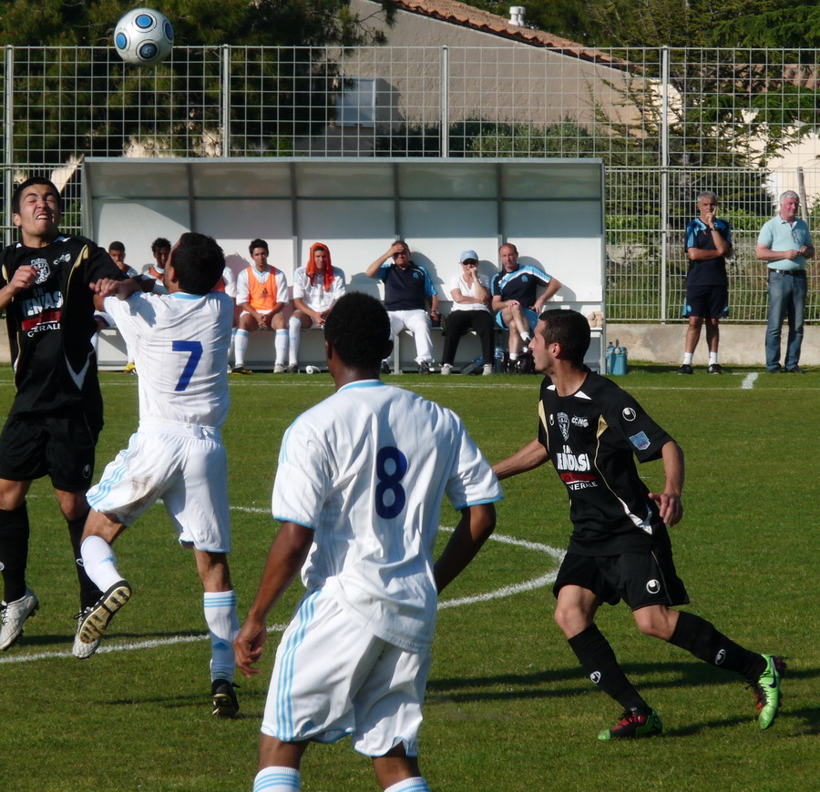 OLYMPIQUE DE MARSEILLE A LA UNE LES HONNEURS A LA DEUX LA DIVISION D "HONNEUR - Page 3 701689P1080914