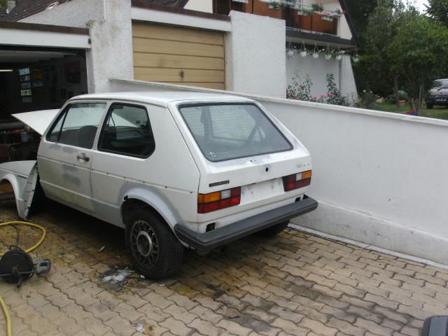 golf 1 gti 1600 travaux sa sent la fin :) 717086BILD0580