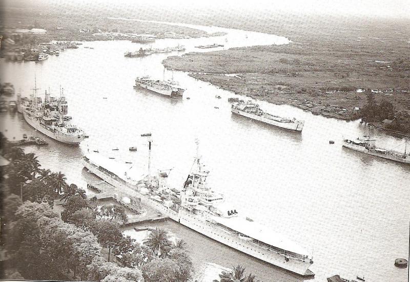 FRANCE CROISEURS LEGERS CLASSE LA GALISSONNIERE  877443La_Gloire_riviere_Saigon_25051955