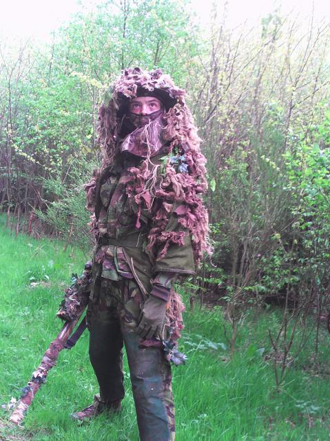 ghillie ultime pour les forets - Page 2 944713PIC_0372