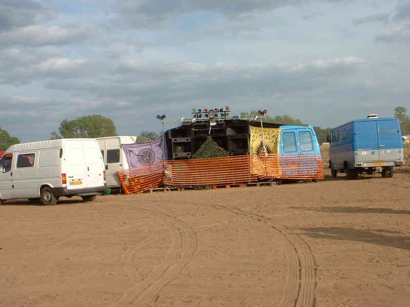 archives teknival 1 er mai 2002  ...mer... 958684mer2002c