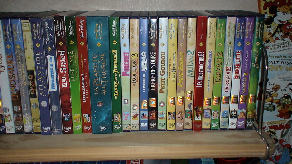 Postez les photos de votre collection de DVD et BrD Disney ! - Page 10 976134lookilook_7