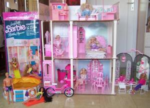 [BARBIE] Les Barbies de nhtpirate1980 Mini_70702barbie_maison