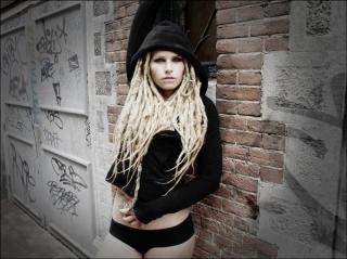 Photos de dreads synthétiques! 102489l_e2da52bfc870c514e719419e4bc3242d