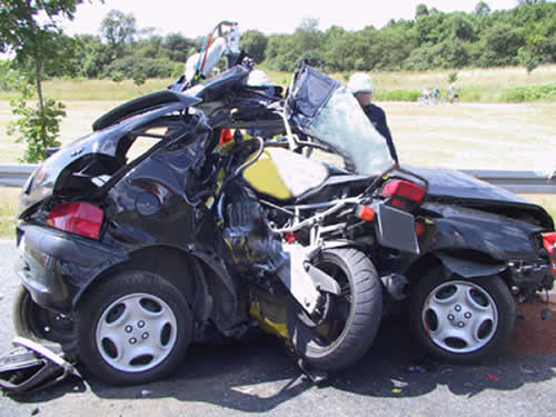 PHOTO D'ACCIDENT auto moto - Page 2 23715710012010