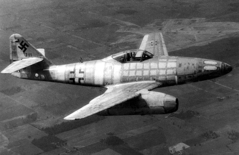 Messerschmitt Me 262 Schwalbe 242174