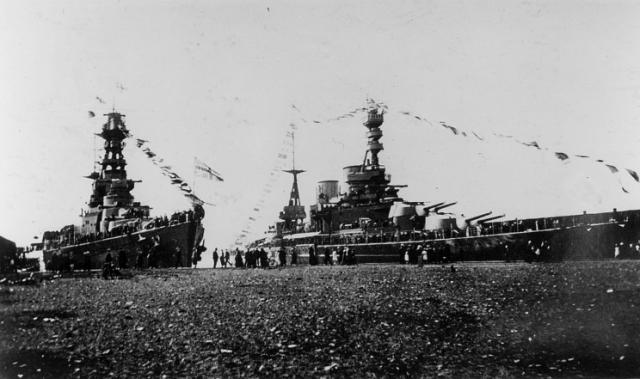 ROYAL NAVY CROISEUR DE DE BATAILLE HMS HOOD 363337HMS_Hood_et_HMS_Repulse_Colombie_Britannique_1924