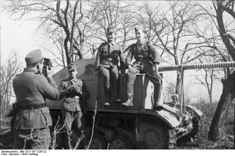 Sd.Kfz 132 Selbstfahrlafette ou "Marder II" 37767614