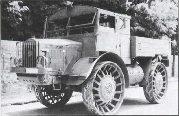 Tracteur chenillé Radschlepper Ost Skoda 3917841