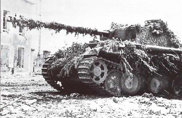 PzKpfw V ou Sd.Kfz. 171 " Panther " 42919634