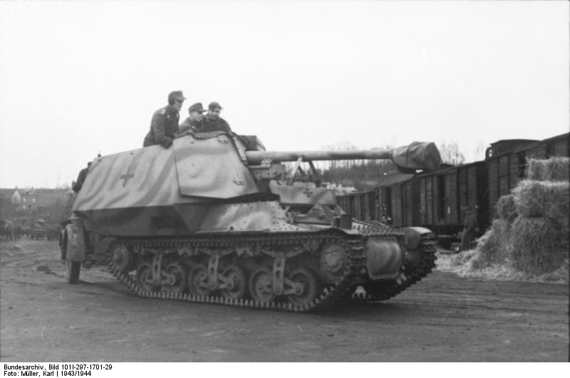 Sd. Kfz. 135 ou "Marder I" et "Lorraine Schlepper" 43535710