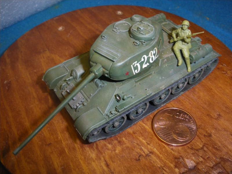 T34-85 Dragon 1/72ème  Patine terminée !!! 501706fini_1