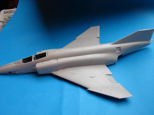 [MC1 - F4 Phantom] RF-4B Phantom II USMC [Hasegawa] 1/48 - Page 2 538392f4_001