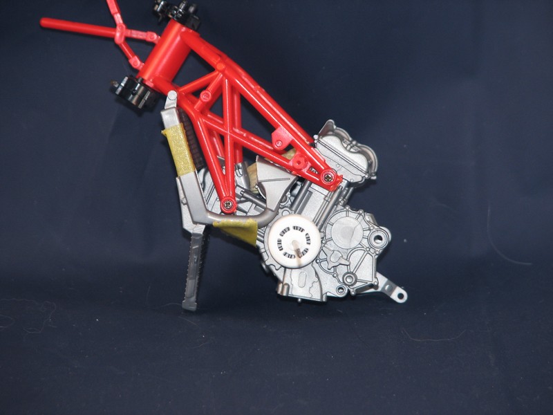 ducati GP7 max modeling - Page 2 662545Photo_053