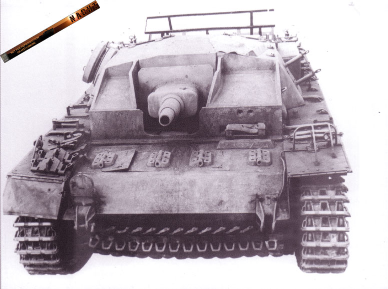 Sturmgeschütz III  ou Sd.Kfz 142 75732415