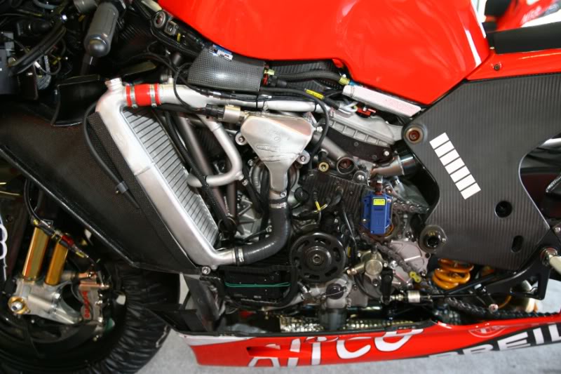 ducati GP7 max modeling - Page 2 7995541