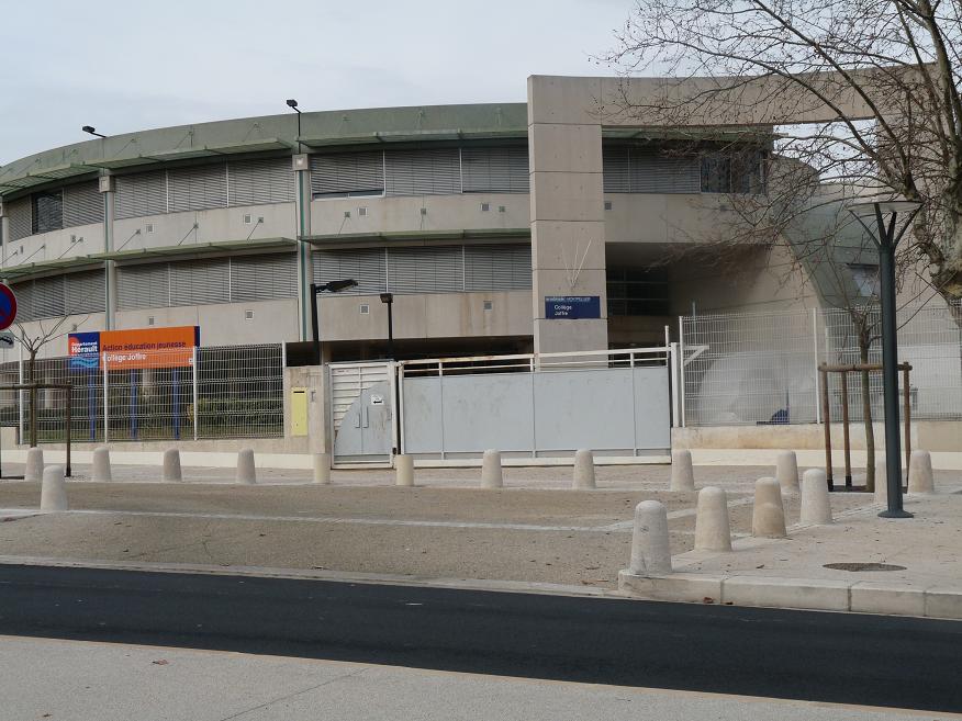 TRAM..TRAM !! :MONTPELLIER LA MO(U)SSON NETTOIT UN GYM-NICOIS ETEINT ... 824592P1040073