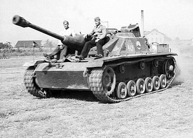 Sturmgeschütz III  ou Sd.Kfz 142 82866732