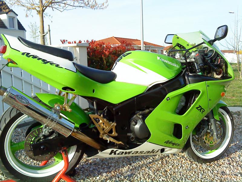 les mamies sont toujours la! - Page 3 89170zx6r_003