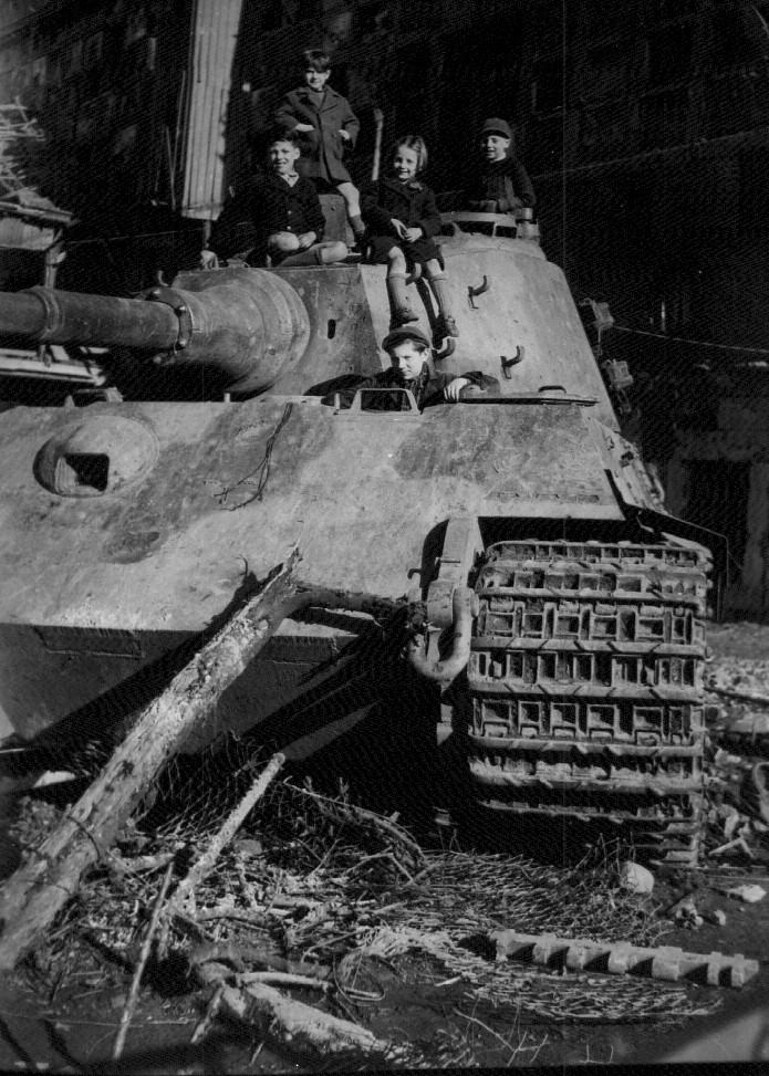 PzKpfw VI Tigre II 90665216