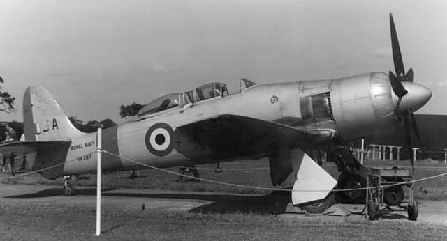 HAWKER SEA FURY 991098Sea_Fury_T_20_VX287