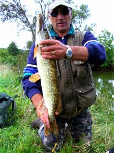 pêche avec j. Claude et son leurre maqique Mini_105674PICT1422