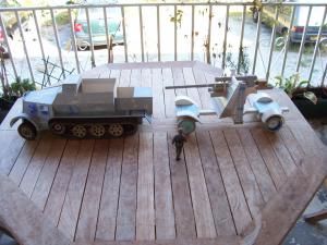 sdkfz7 11T gepanzerte au 1/16 rc et son flak18 Mini_618991100_4138