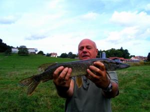 pêche avec j. Claude et son leurre maqique Mini_657638PICT1420