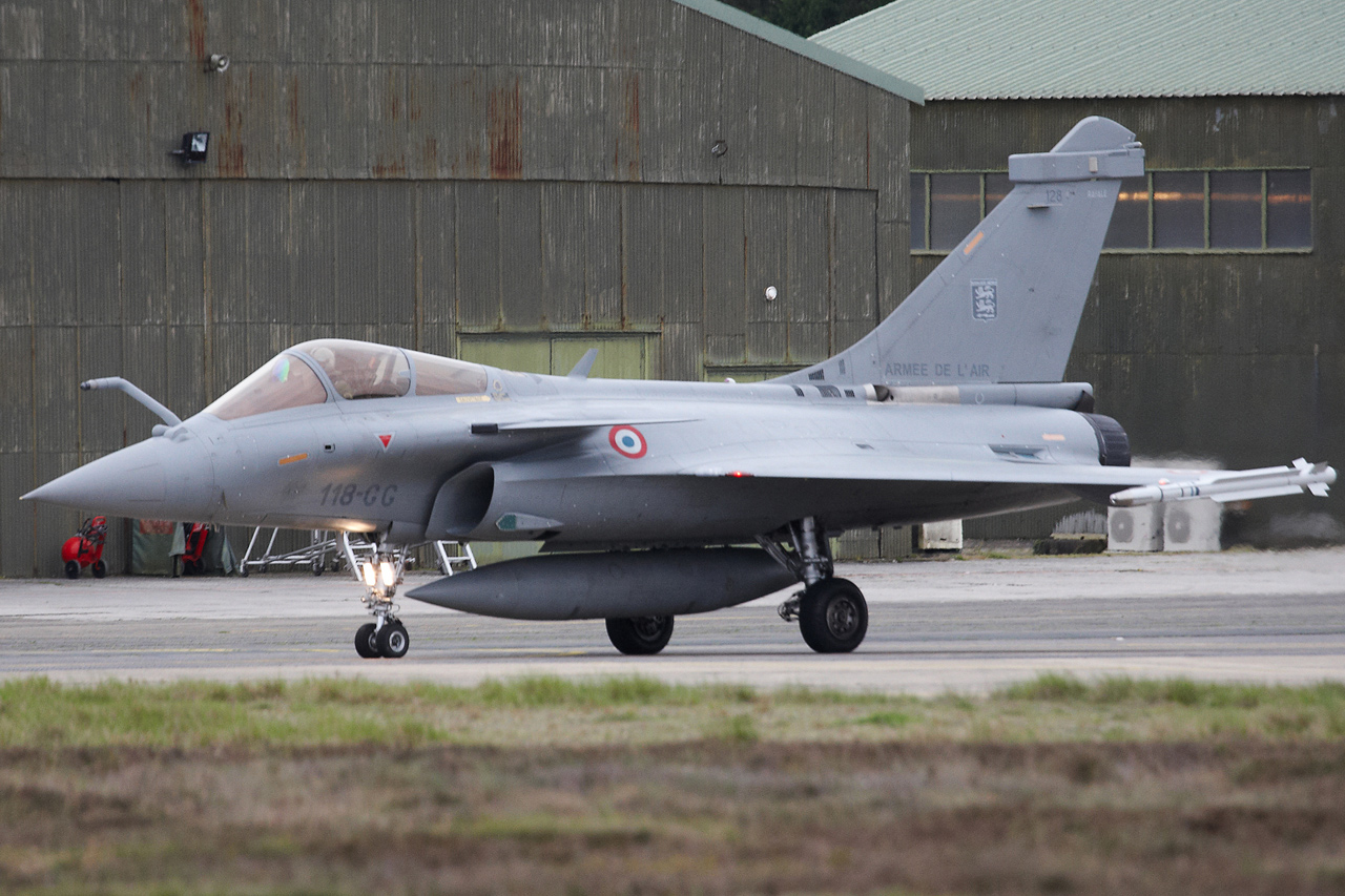 [11/04/2013] Base Aérienne 118 de Mont de Marsan: Centenaire de la "Cocotte" escadrille BR11...  Lp9y