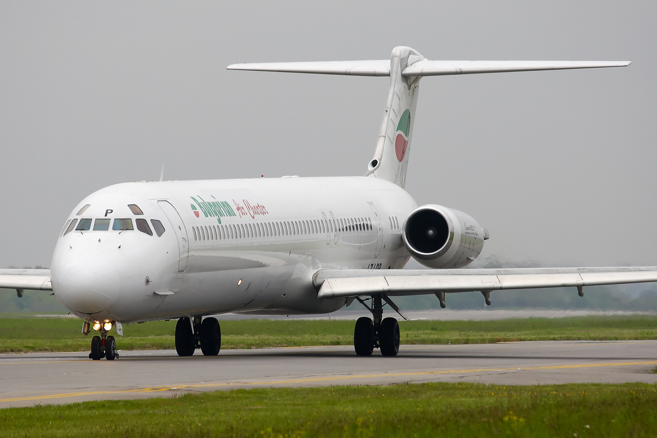 [19/04/2013] McDonnell Douglas MD-82 (LZ-LDP) Bulgarian Air Charter K8lg