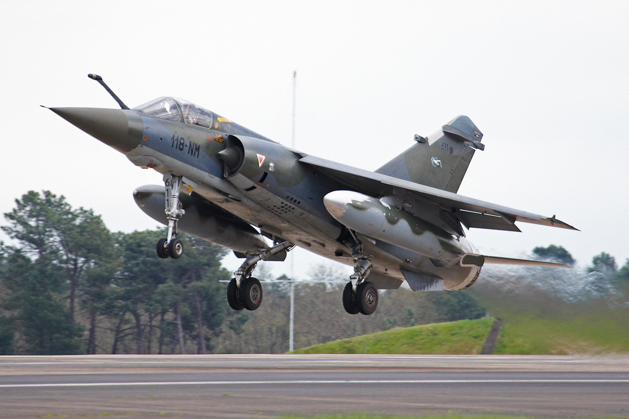 [11/04/2013] Base Aérienne 118 de Mont de Marsan: Centenaire de la "Cocotte" escadrille BR11...  Gxbo