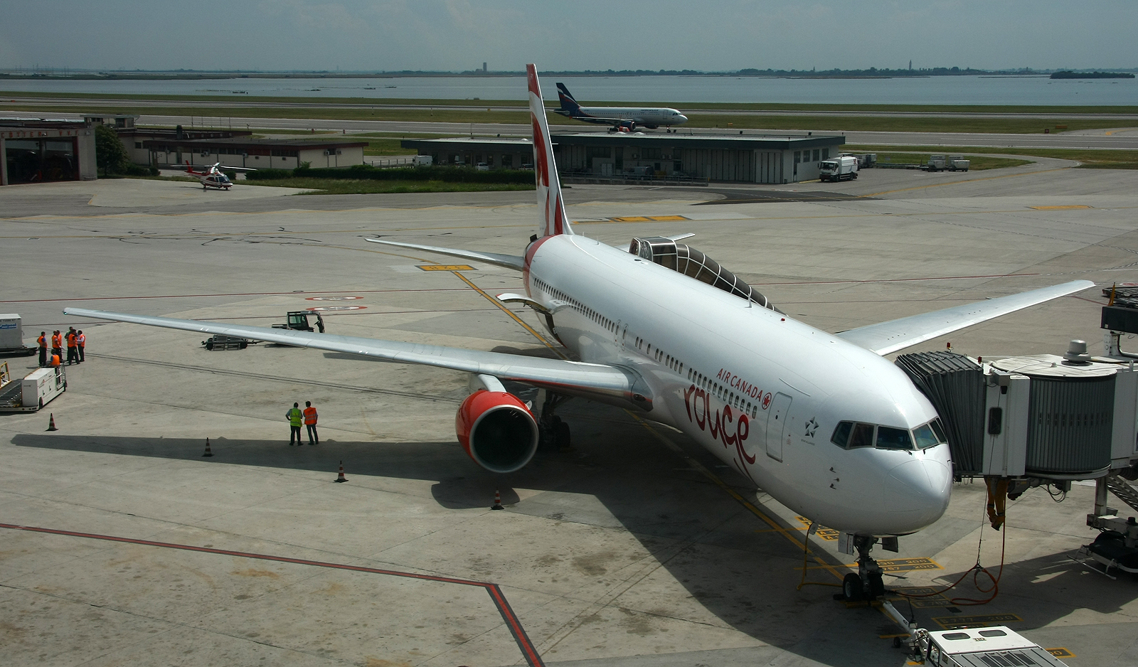 VCE - 04.07.2013 (Erstflug Air Canada Rouge) V98a