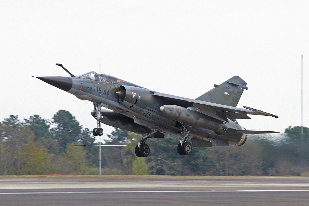 [11/04/2013] Base Aérienne 118 de Mont de Marsan: Centenaire de la "Cocotte" escadrille BR11...  Pjs2