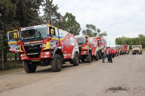 Los Dakar salieron del Puerto de Campana....FIESTA TOTAL.! Drq8