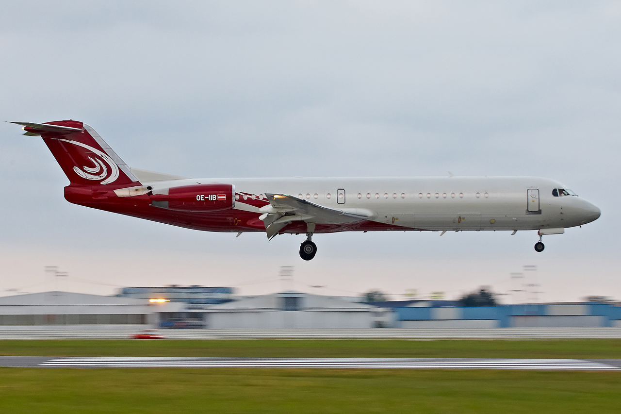 [10/06/2013] Fokker 100 (OE-IIB) Mjet 3smu