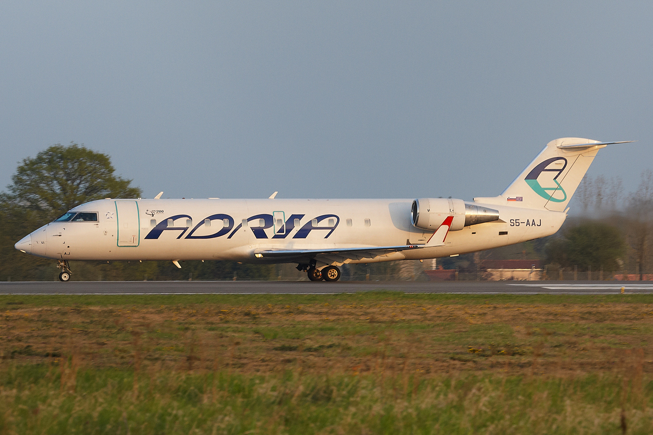 [27/03/2012] Bombardier CRJ-200 (S5-AAJ)	Adria Airways Pd62