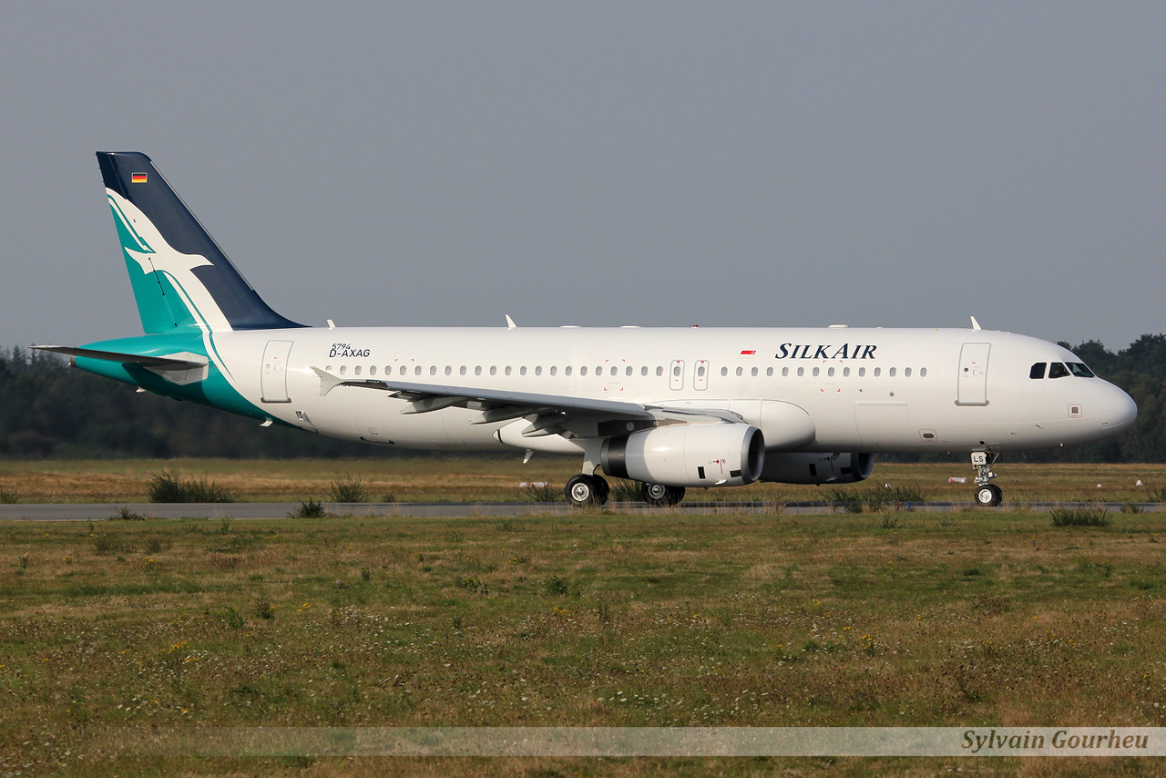 Airbus A320-233 Silk Air 9V-SLS / D-AXAG le 19 & 27.09.13 - Page 2 1cuv