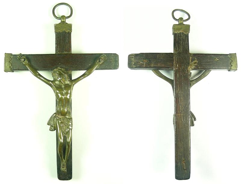 [b]Antiguo Crucifijo con Cruz de madera de roble y Cristo de bronce hueco. S.?[/b] Crucifijoderobleybronce