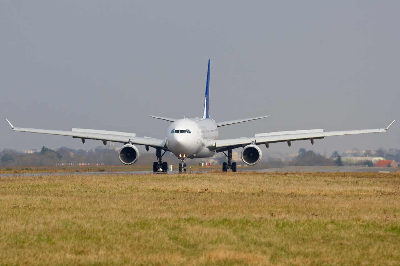 [F-RARF] A330-200 République Française - Page 2 03ni