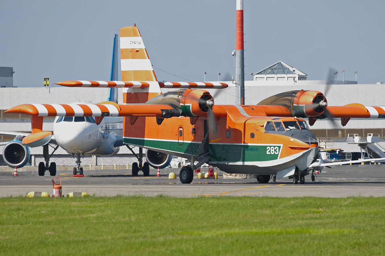 [23/05/2012] Canadair CL-215 (C-FAYN & C-FAYU) Buffalo Airways Uj1f