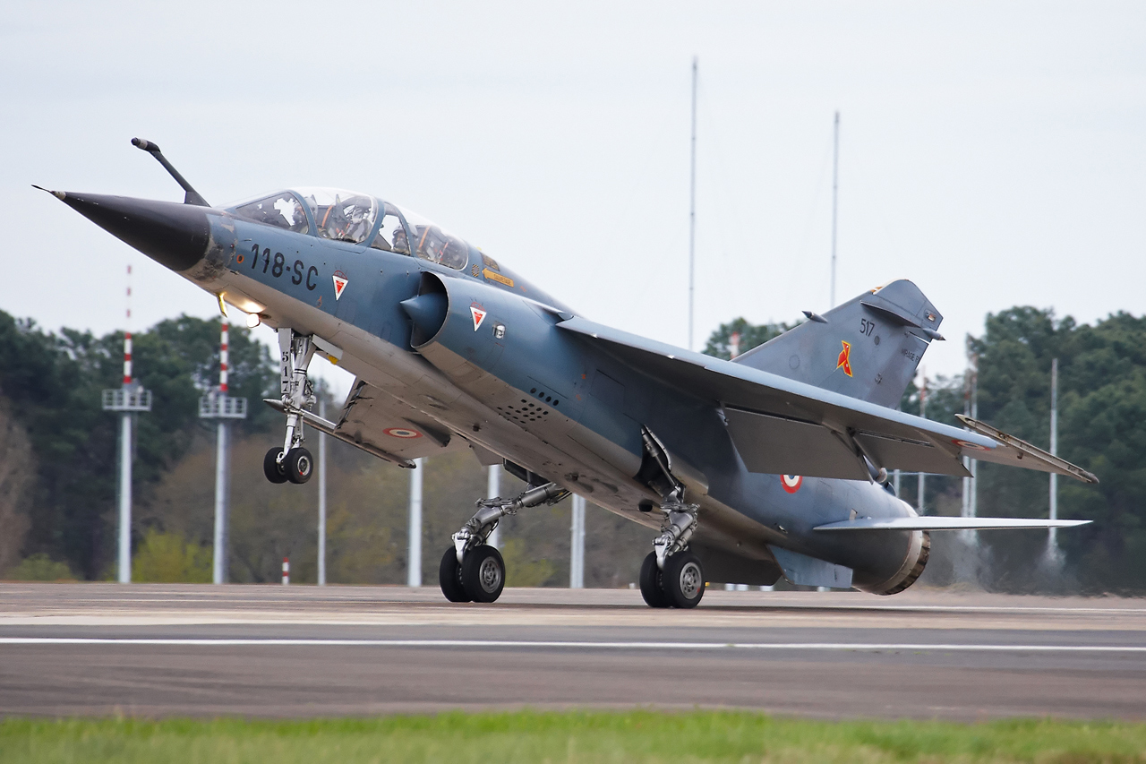 [11/04/2013] Base Aérienne 118 de Mont de Marsan: Centenaire de la "Cocotte" escadrille BR11...  Huz4